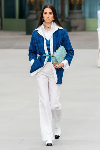 Look 39